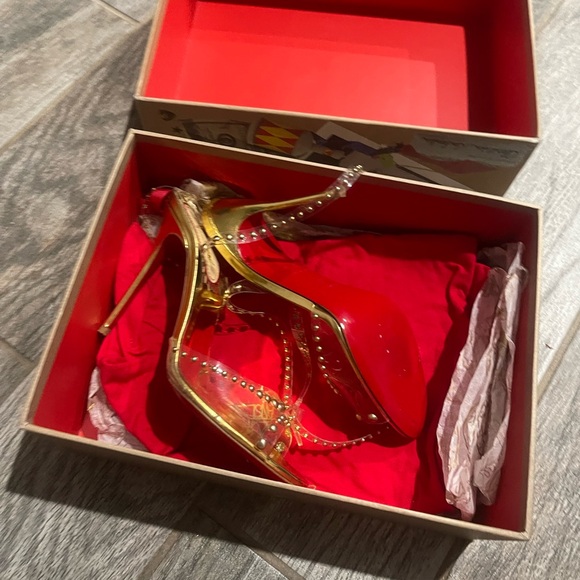 Christian Louboutin gold heels - Picture 4 of 7